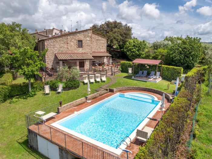 BonoVivo Tuscan Houses in Chianni