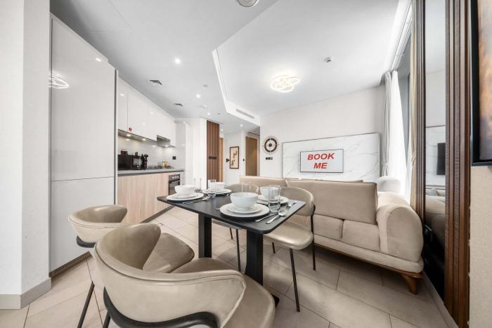 Free housekeeping visits during your stay - StayShort - Meydan One Apartment Sleeps 4 with Balcony