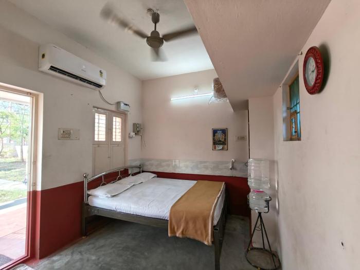 Sheshalaya AC Home Stay