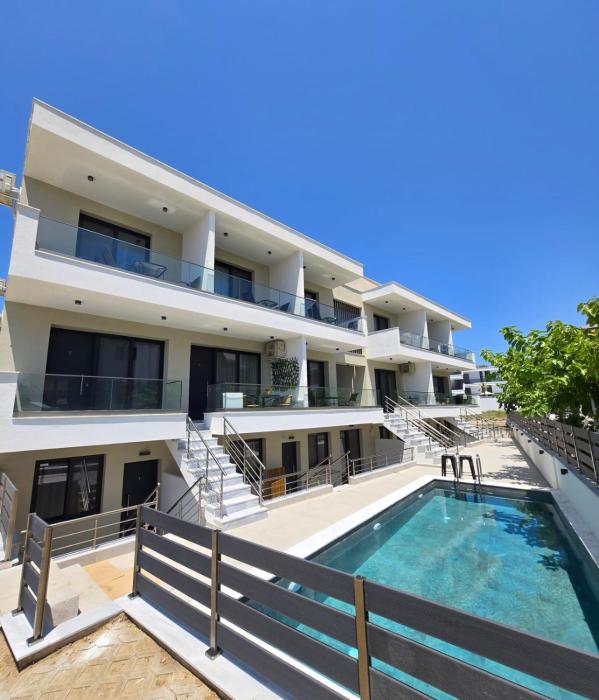 Ambra Luxury Suite 18 by MK Properties