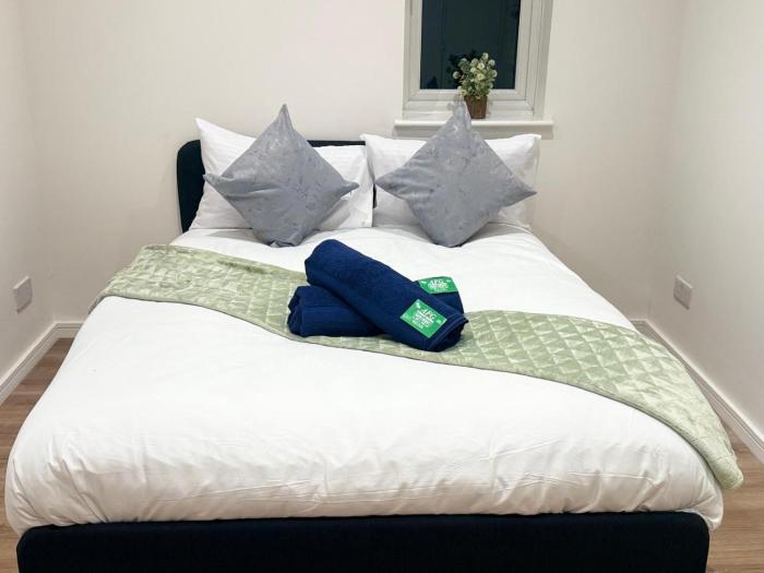 2 Bedroom Flat Central London