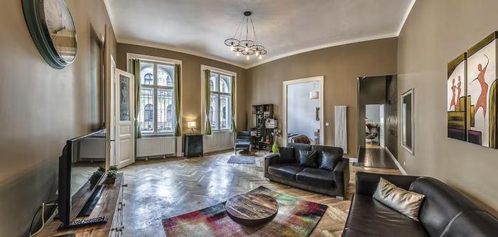 The Suit Mondain Apartment Budapest