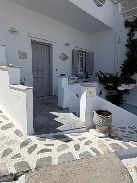 Studios Eleni I