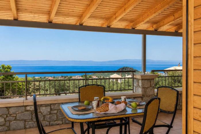 Emilias Guest House with Sea View Balcony, Stoupa