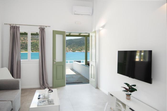 Taxiarchis Seaside Apartments