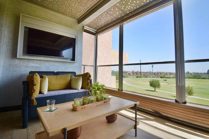Golf View 3 bed Apt