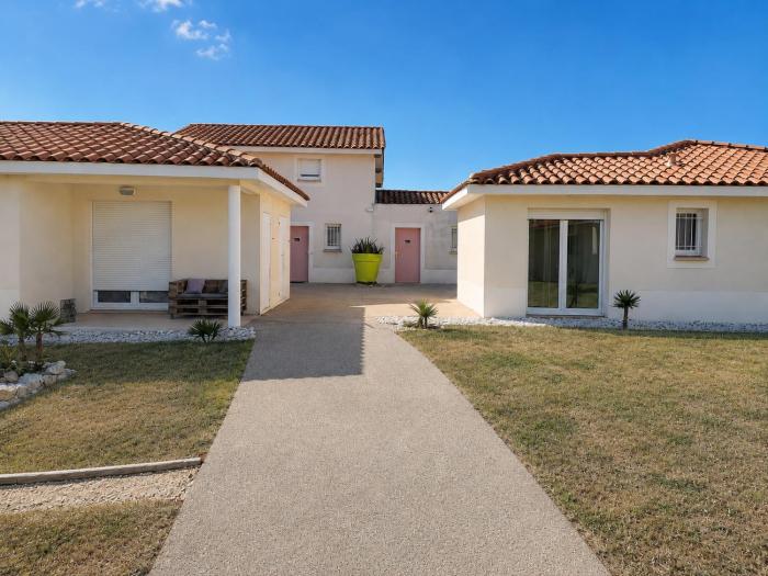 Villa dans Domaine avec Piscine Proche Castellet