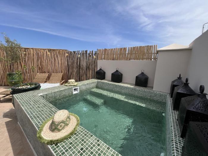 DAR SIZAR Elégant Riad Privé au cœur de Dar El Bacha avec Rooftop et bassin