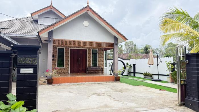 NorSham Homestay Kemasik Kemaman Private Pool