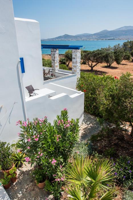 Beachfront - Traditional Greek Villa