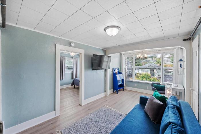 #StayinMyDistrict Heritage House Suite