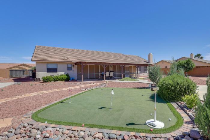 Kingman Mtn-View Home w Putting Green & Ping-Pong