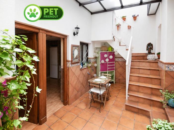Casa Calma con Patio. A 500 m de Puente Nuevo