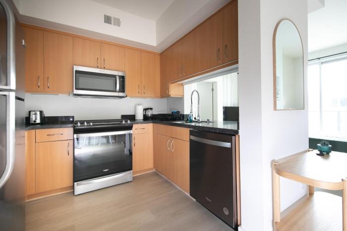 Central Penthouse Studio with Free Parking