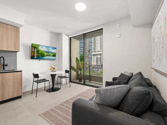 501 First 412A Downtown Skyline Cozy Studio