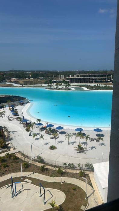 Beautiful apartment overlooking Kristal Bay