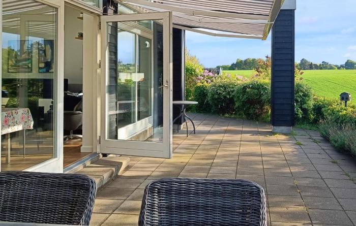 Lovely Home In Løgstrup With House Sea View