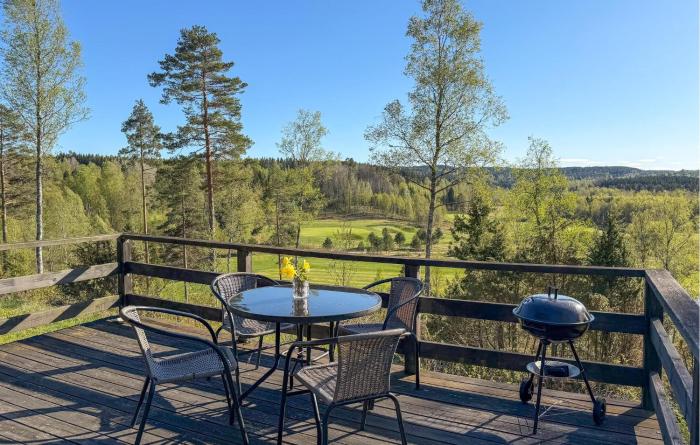 Nice Home In Årjäng With Sauna