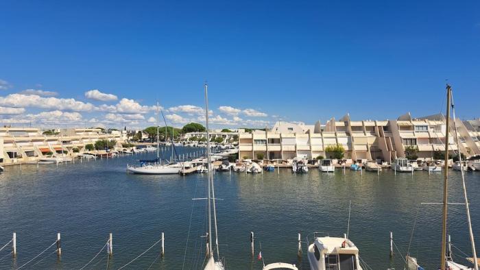 2-Bedroom Sea-View Marina Apartment