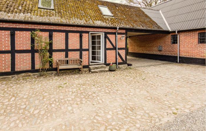 2 Bedroom Lovely Apartment In Kolind