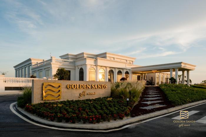 Golden Sands Golf Resort