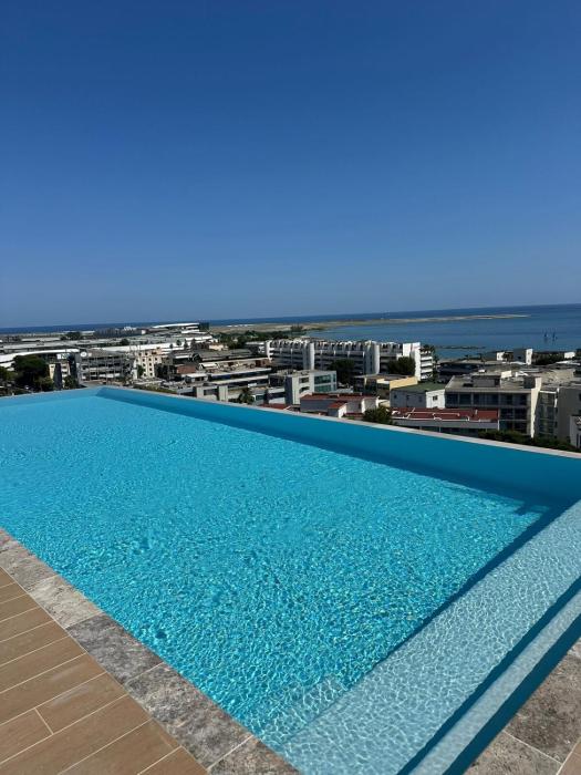 Seaside View Studio piscine rooftop