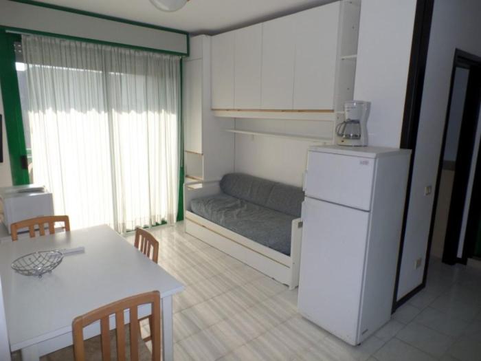 Central flat with large balcony in Bibione