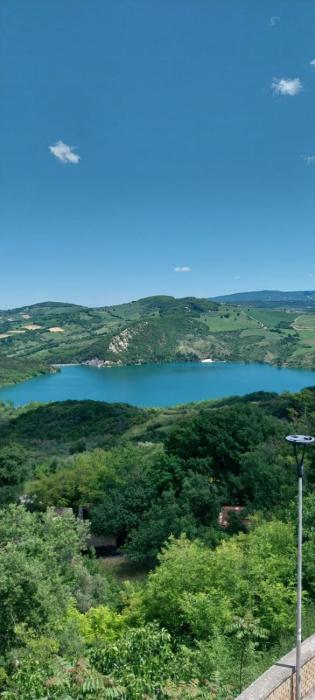 Casa sul lago - Modern Lake View Retreat, Parco della Majella