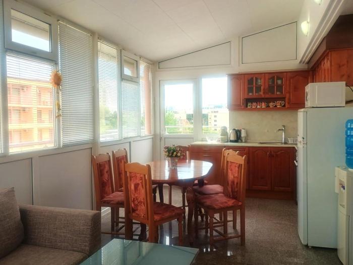 Penthouse with sea view in Crystal Beach