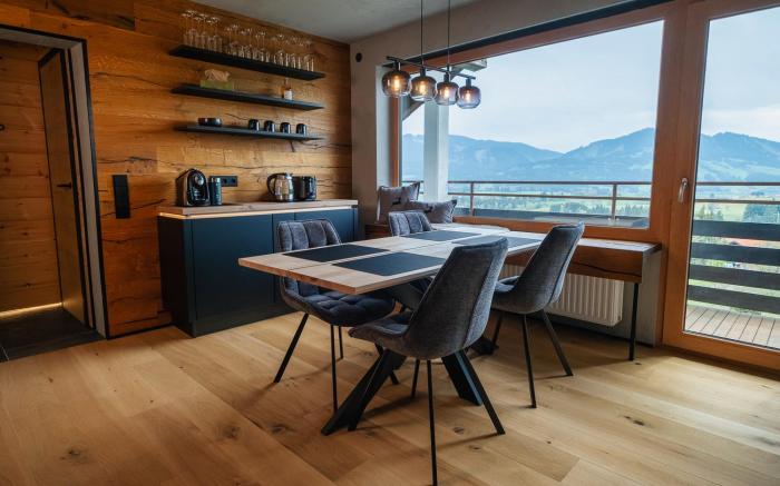 Luxus Suite mit Zirbensauna, Alpenblick und Pool