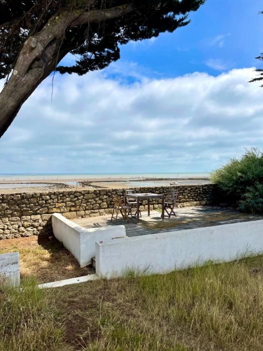 Charmante maison front de mer avec jardin