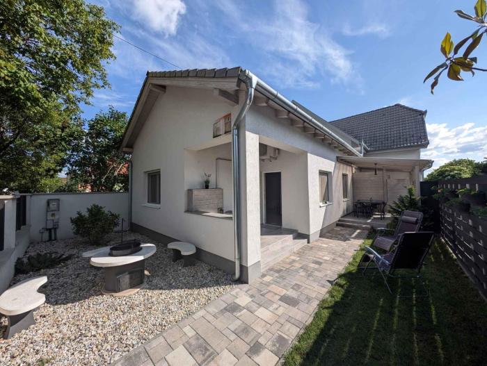Holiday Home with A - C in Siofok-Balaton 57997