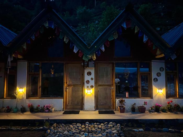 Zero Cottage, chalal river side