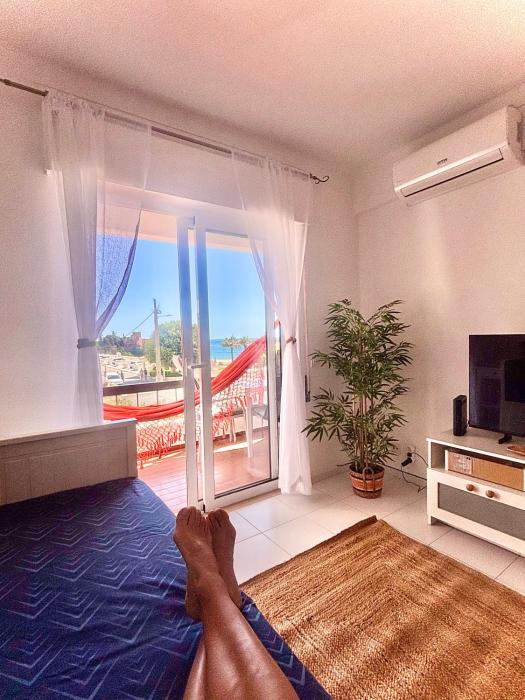 Beach Front & Castle View - Sunny Home