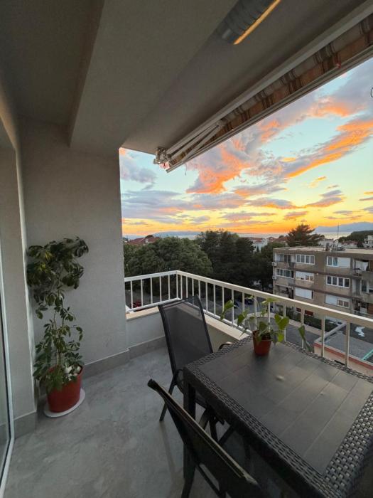 Heart of Town Beach Apartment