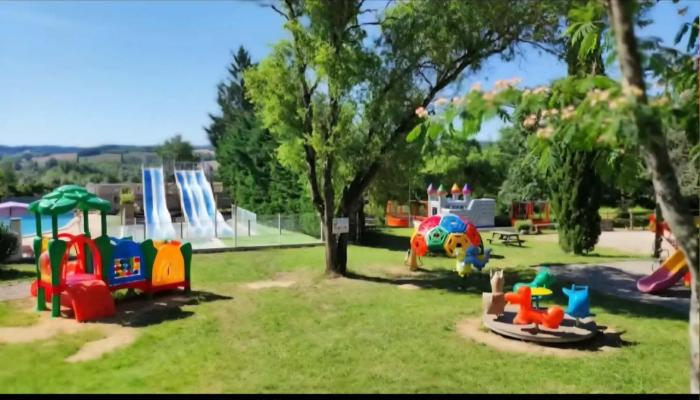 Mobil-Home en pleine campagne avec piscine