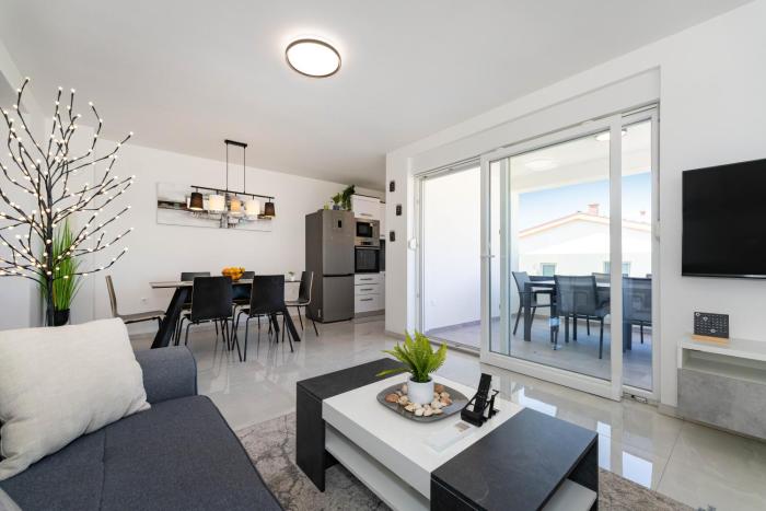 Novea Family Apartment with Terrace & Parking
