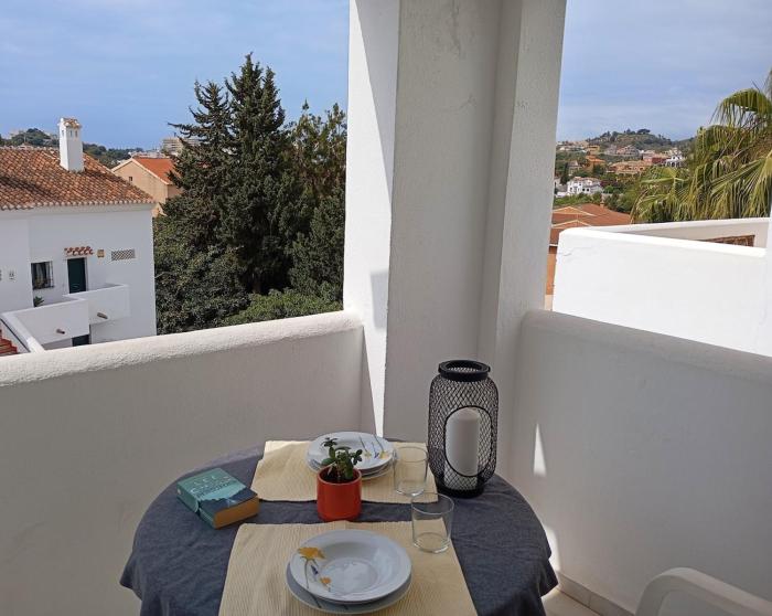 Pool-View Apartment with Terrace & Lift in Pueblo del Parque