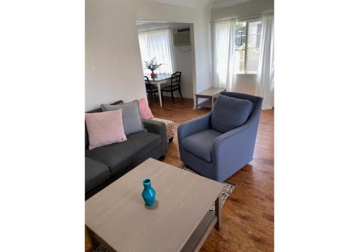 1 Bedroom w Small bonus room. Private LA Home.