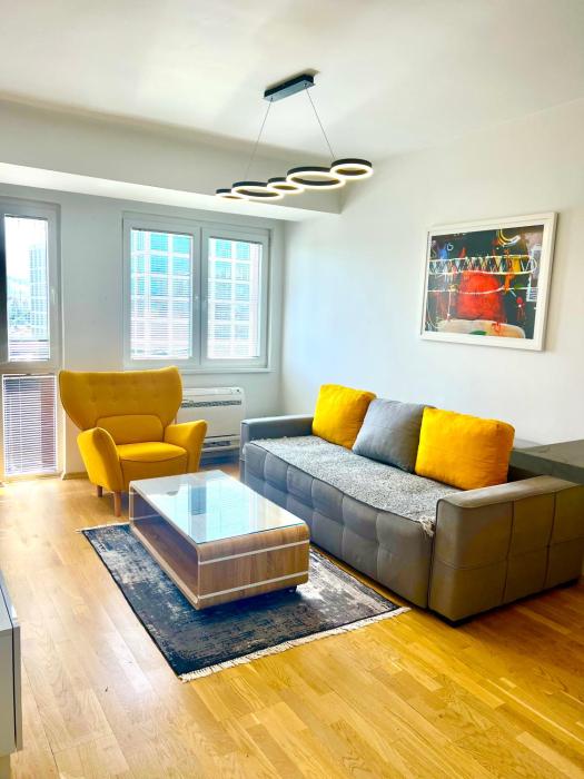 Square Apartment