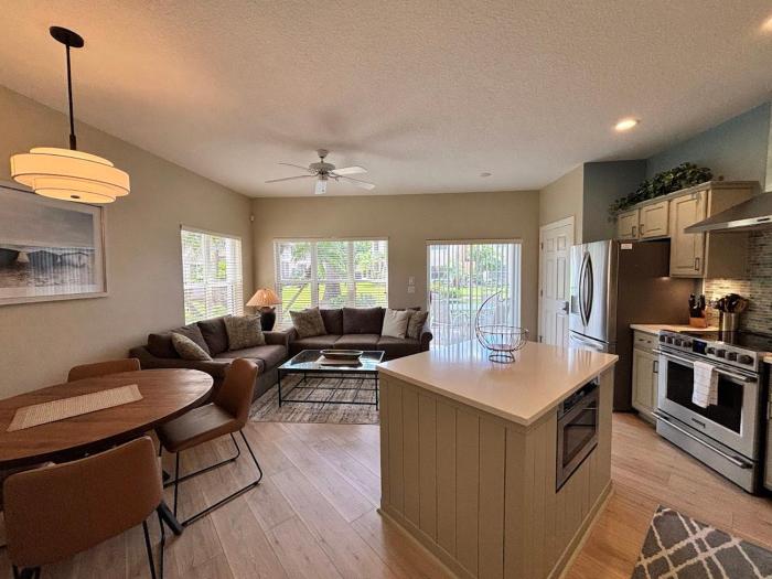 Right Direction Rentals 2 Bedroom Villa 9981