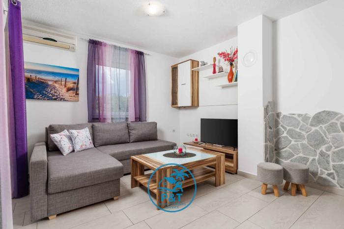Apartments near Beach in Klimno-Insel Krk 58047