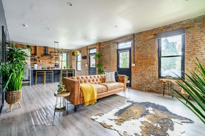 Jungle House Downtown Columbus - Modern Boutique Suites