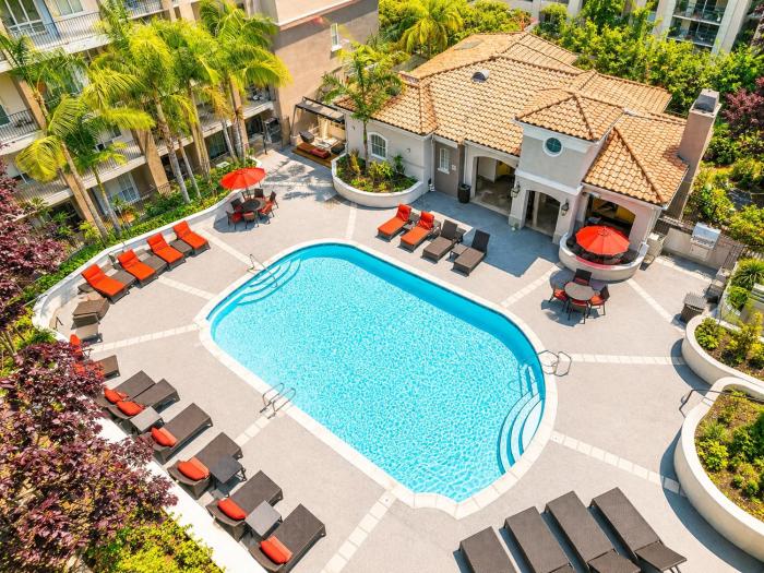 Marina Boardwalk Breeze 1BA & 2BA - Short Trip To Venice Beach