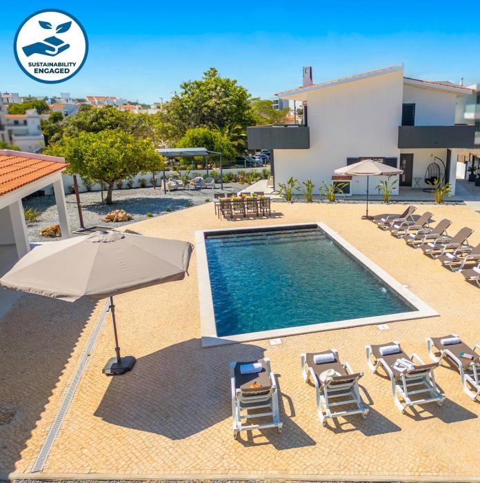 Villa Solarys - Moradia Moderna com Piscina Aquecível em Albufeira