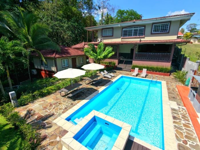 Coconut Lodge