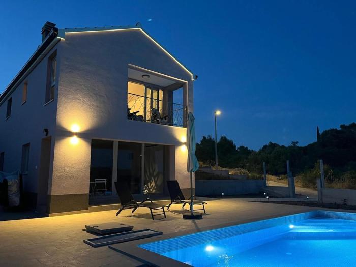 One Bedrooom Apartment With Heated Pool
