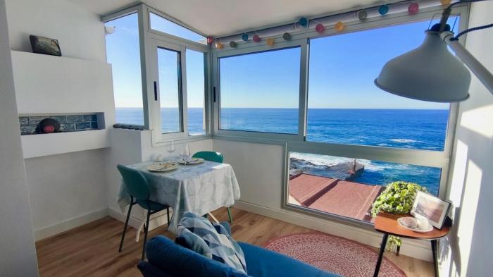 Homely studio with natural pools & sweeping views