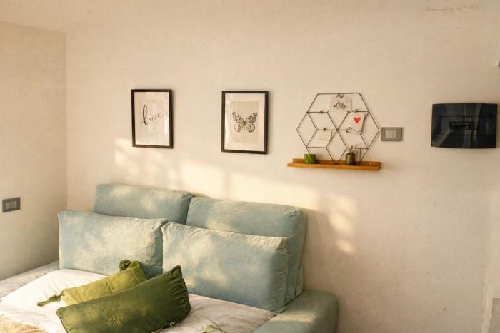 Modern Top Floor Studio in Porta Romana with Free Parking and Lift