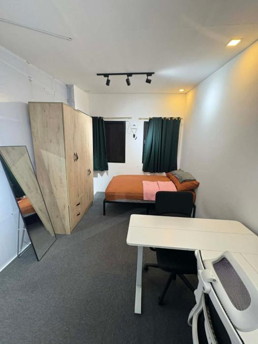 Pet-Friendly 1BR Townhouse w Fast Wi-Fi